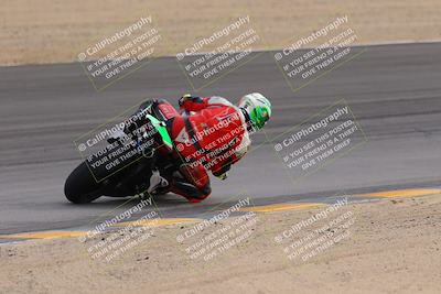 media/Dec-17-2022-SoCal Trackdays (Sat) [[224abd9271]]/Turn 10 Backside (120pm)/